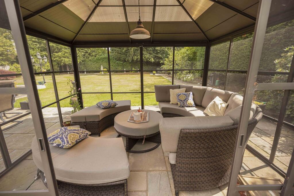 6 bedroom detached house for sale in Bow Green Road, Bowdon, Altrincham, WA14